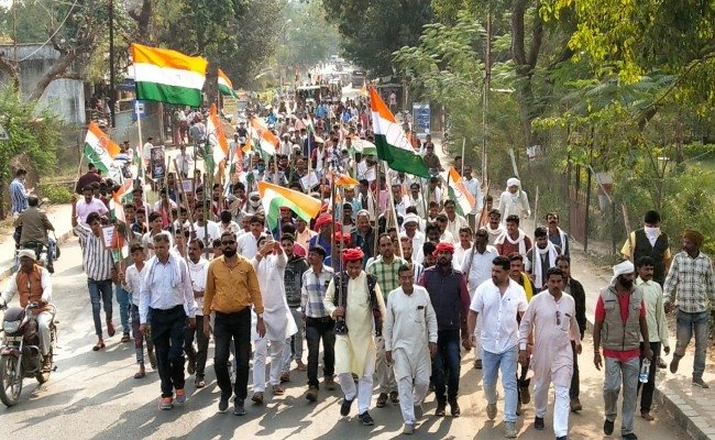 किसान कानुन व महंगाई के विरोध मे कांग्रेस ने वाहन रैली निकाल राष्ट्रपति के नाम सौंपा ज्ञापन