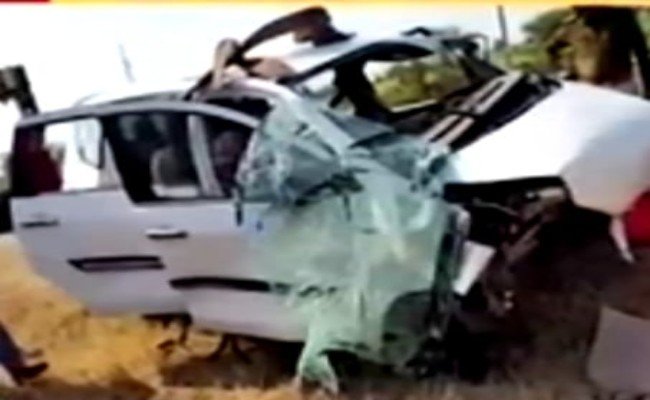 दर्दनाक सड़क हादसा: फोरलेन के डिवाइडर पर चढ़ी कार, चार की मौत 