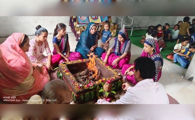शिशु मंदिर में भारतीय संस्कृति के अनुसार मनाया प्रवेश उत्सव