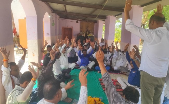 मां भद्रकाली माताजी मंदिर पर संपन्न हुई कांग्रेस कार्यकर्ताओं की बैठक